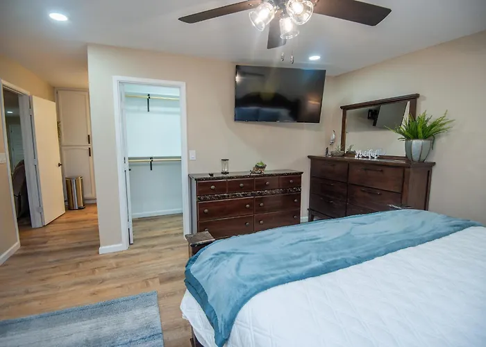Holiday home 5 Star Luxury With Private Pool And Cozy Firepit *