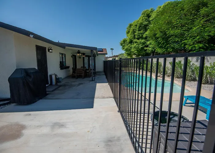 Holiday home 5 Star Luxury With Private Pool And Cozy Firepit Yuma