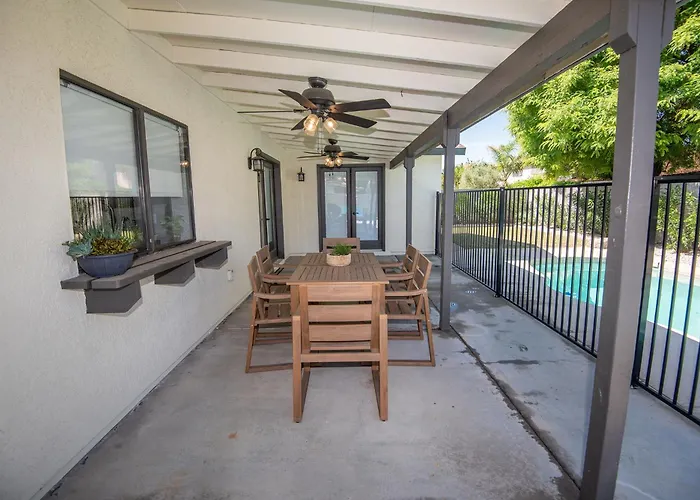 Holiday home 5 Star Luxury With Private Pool And Cozy Firepit
